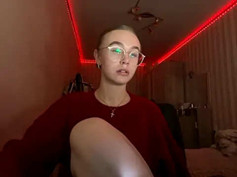 Snapshot of bellameow88 chatting on 10-17-25, 04:09 bellameow88 online show from 10-17-25, 04:09