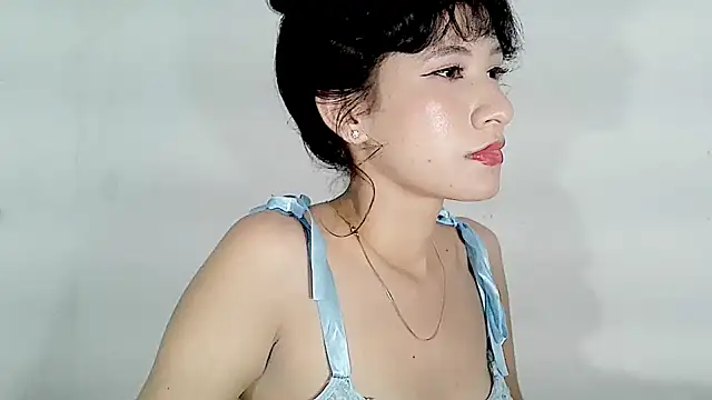 kitten punches001 online show from 09-13-25, 02:33