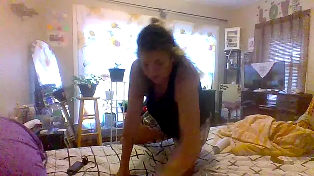 Bored Grandma online show from 10-11-25, 01:01