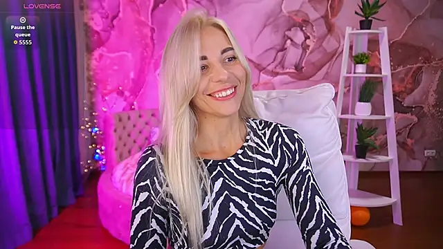 BellaRayyy online show from 11-07-25, 02:43