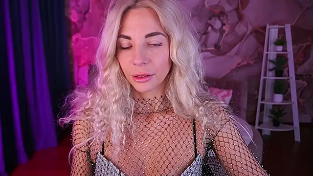 BellaRayyy online show from 12-15-25, 02:23