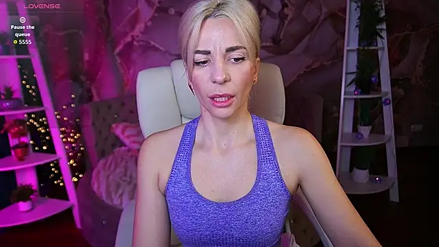 BellaRayyy online show from 03-31-26, 05:53