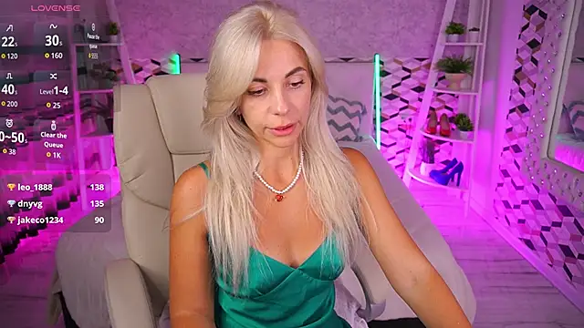 Snapshot of BellaRayyy chatting on 06-22-26, 03:47 BellaRayyy online show from 06-22-26, 03:47