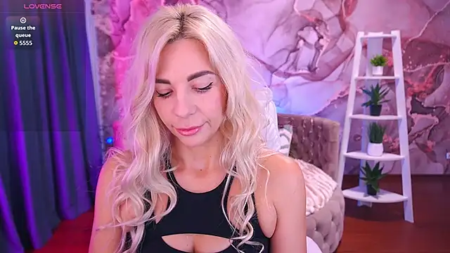 BellaRayyy online show from 12-01-25, 07:31