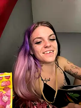 ittybittymeryssa online show from 11-18-25, 11:15