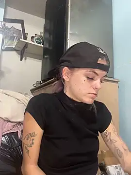 ittybittymeryssa online show from 12-18-25, 10:46
