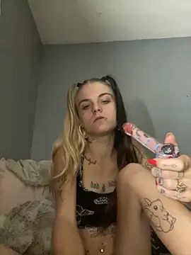 ittybittymeryssa online show from 10-27-25, 03:07
