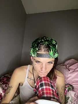 ittybittymeryssa online show from 11-17-25, 06:12