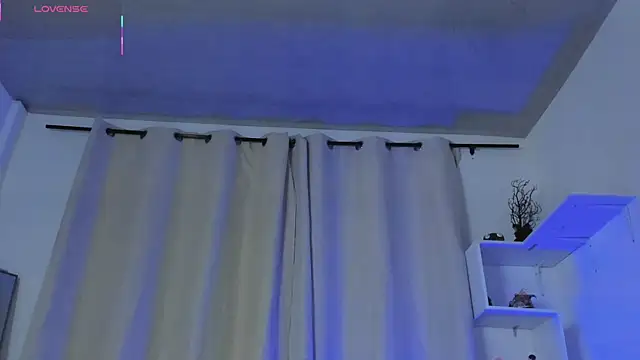 Selenafox 0 online show from 11-12-25, 02:04