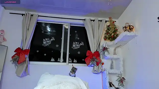 Selenafox 0 online show from 11-19-25, 02:00