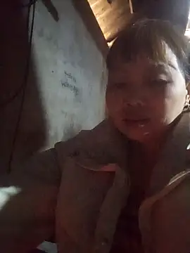  YooY  online show from 12-17-25, 03:11