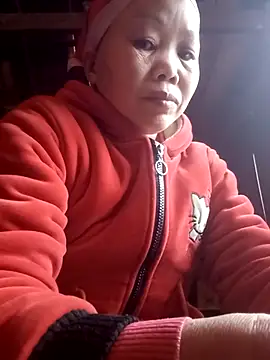  YooY  online show from 11-30-25, 12:44