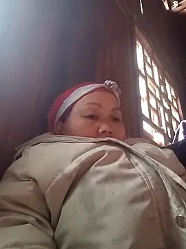  YooY  online show from 12-22-25, 03:06