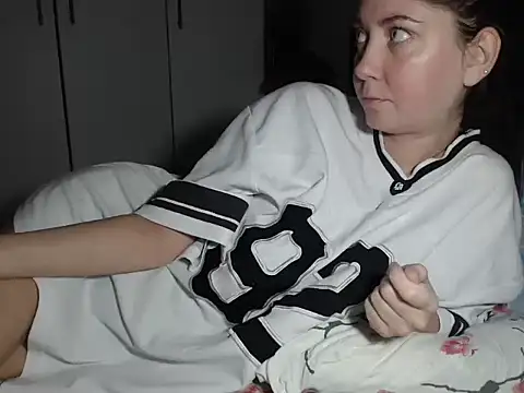 petite danielle online show from 12-02-25, 12:22