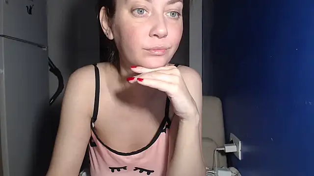 petite danielle online show from 07-16-26, 08:50
