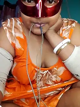 mimi87hoty online show from 12-18-25, 09:36