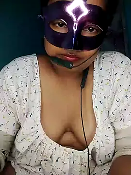 Snapshot of mimi87hoty chatting on 07-01-26, 07:03 mimi87hoty online show from 07-01-26, 07:03