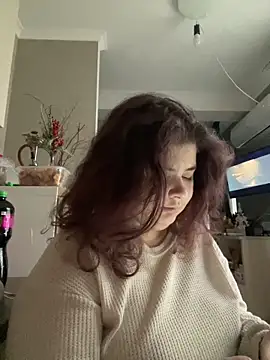 AliceCurlyX online show from 12-17-25, 11:04