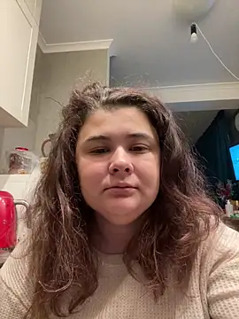 AliceCurlyX online show from 12-20-25, 01:14