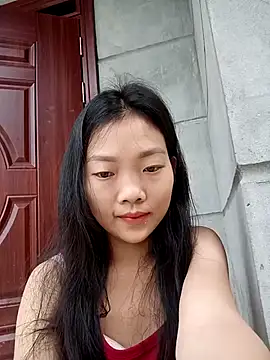 Snapshot of Ananine chatting on 05-13-26, 12:39 Ananine online show from 05-13-26, 12:39