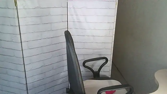 Helen xi  online show from 12-19-25, 05:21