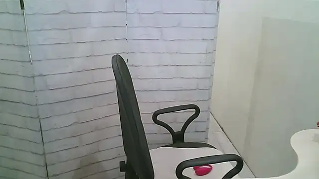 Helen xi  online show from 12-22-25, 05:13