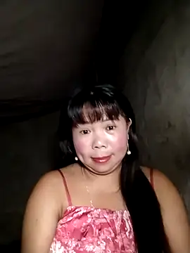 Snapshot of lusy-00 chatting on 10-07-25, 12:28 lusy-00 online show from 10-07-25, 12:28