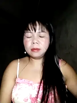 Snapshot of lusy-00 chatting on 09-15-25, 12:49 lusy-00 online show from 09-15-25, 12:49
