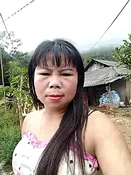 Snapshot of lusy-00 chatting on 10-15-25, 02:10 lusy-00 online show from 10-15-25, 02:10