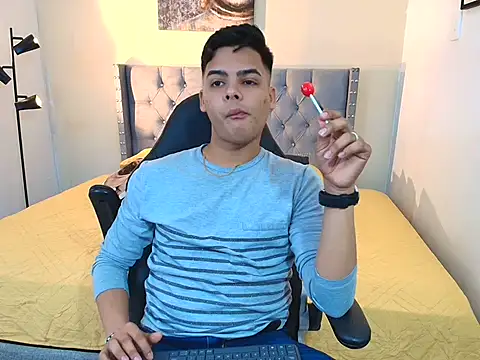 Snapshot of stewart_mateo_ chatting on 09-24-25, 02:40 stewart mateo  online show from 09-24-25, 02:40