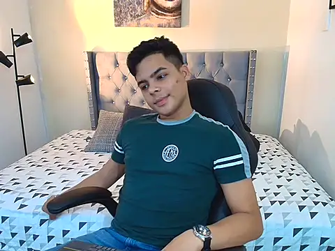 Snapshot of stewart_mateo_ chatting on 09-22-25, 02:06 stewart mateo  online show from 09-22-25, 02:06