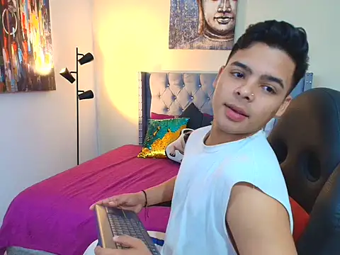 Snapshot of stewart_mateo_ chatting on 09-19-25, 02:26 stewart mateo  online show from 09-19-25, 02:26