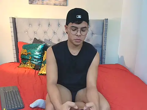 stewart mateo  online show from 11-22-25, 02:10