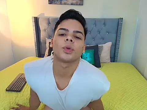 Snapshot of stewart_mateo_ chatting on 10-09-25, 02:01 stewart mateo  online show from 10-09-25, 02:01