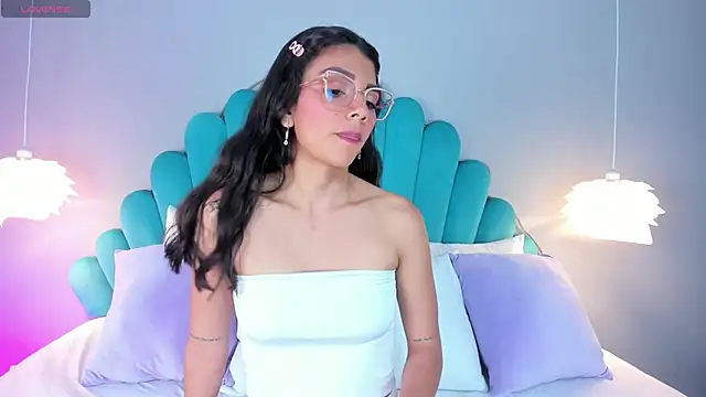 AlassiaHocthner online show from 11-05-25, 11:57