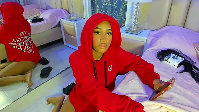 Snapshot of JulitPink chatting on 02-13-26, 11:43 JulitPink online show from 02-13-26, 11:43