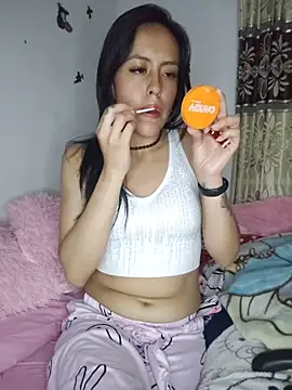 Queen Ashly online show from 11-18-25, 12:15