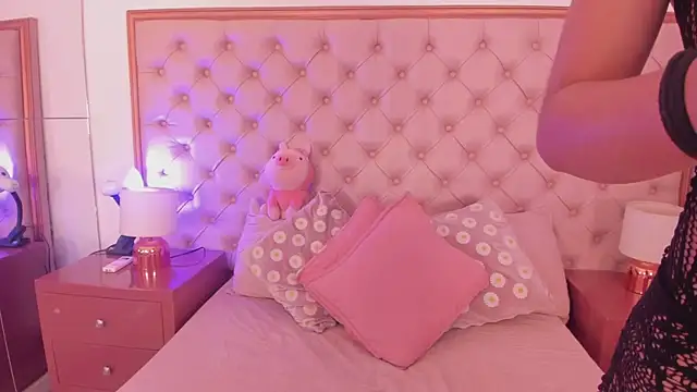 Snapshot of sweetabbey chatting on 10-28-25, 02:23 sweetabbey online show from 10-28-25, 02:23