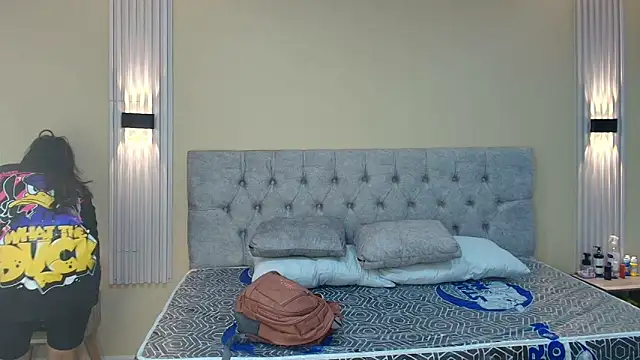 LiaMonroee  online show from 09-25-25, 11:38