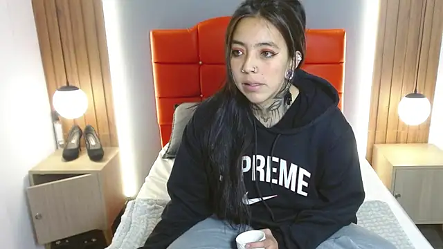 LiaMonroee  online show from 02-17-26, 12:02