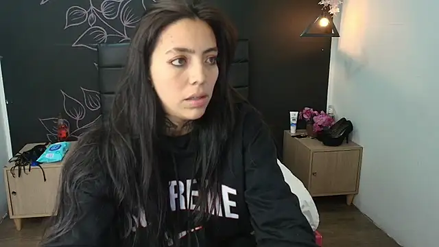 LiaMonroee  online show from 01-09-26, 12:01