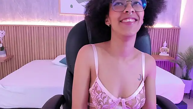 sophie rojas online show from 11-22-25, 03:27