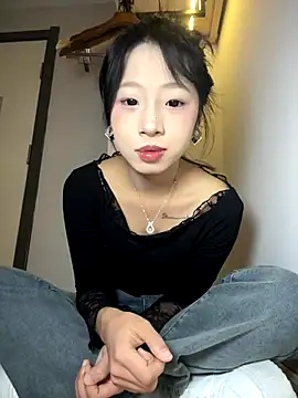 jingjing005 online show from 12-04-25, 06:45