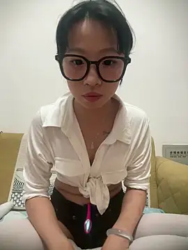 jingjing005 online show from 04-12-26, 11:24