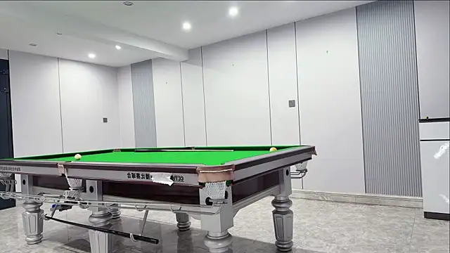 yuer2563 online show from 12-18-25, 01:59