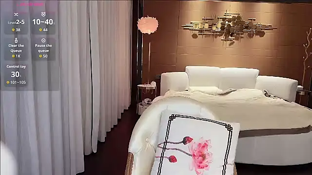 yuer2563 online show from 10-08-25, 01:34