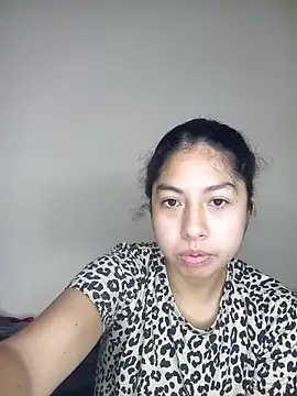 Snapshot of Syndel23 chatting on 06-18-26, 12:10 Syndel23 online show from 06-18-26, 12:10