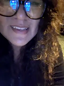 Snapshot of Syndel23 chatting on 05-17-26, 02:44 Syndel23 online show from 05-17-26, 02:44