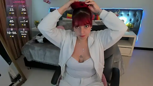 Snapshot of Blair_red_ chatting on 06-29-26, 11:43 Blair red online show from 06-29-26, 11:43