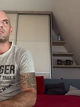 Snapshot of Enriko_Aisah2025 chatting on 09-10-25, 01:10 Enriko Aisah2025 online show from 09-10-25, 01:10